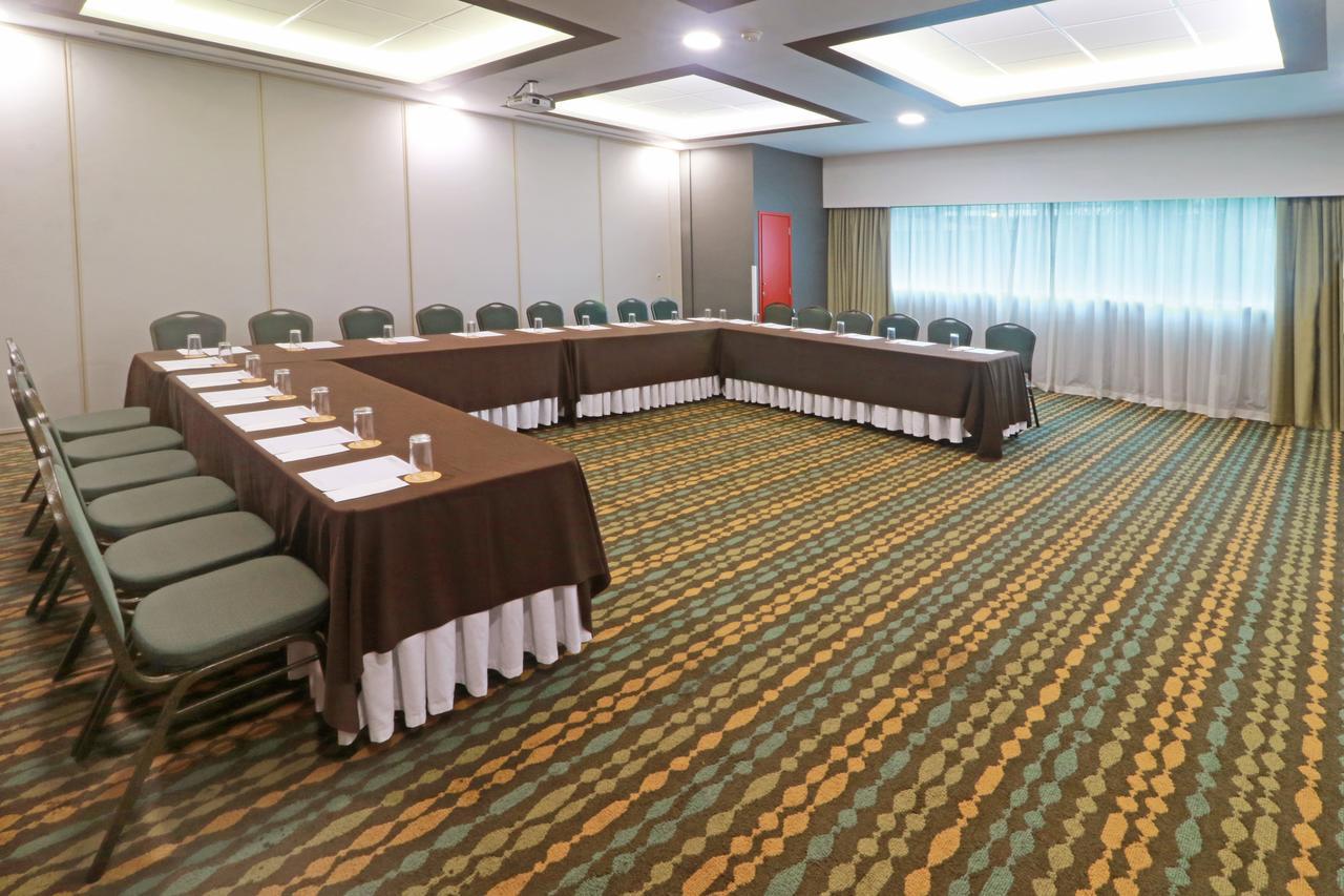 Wyndham Garden Guadalajara Acueducto Hotel Zapopan Eksteriør billede