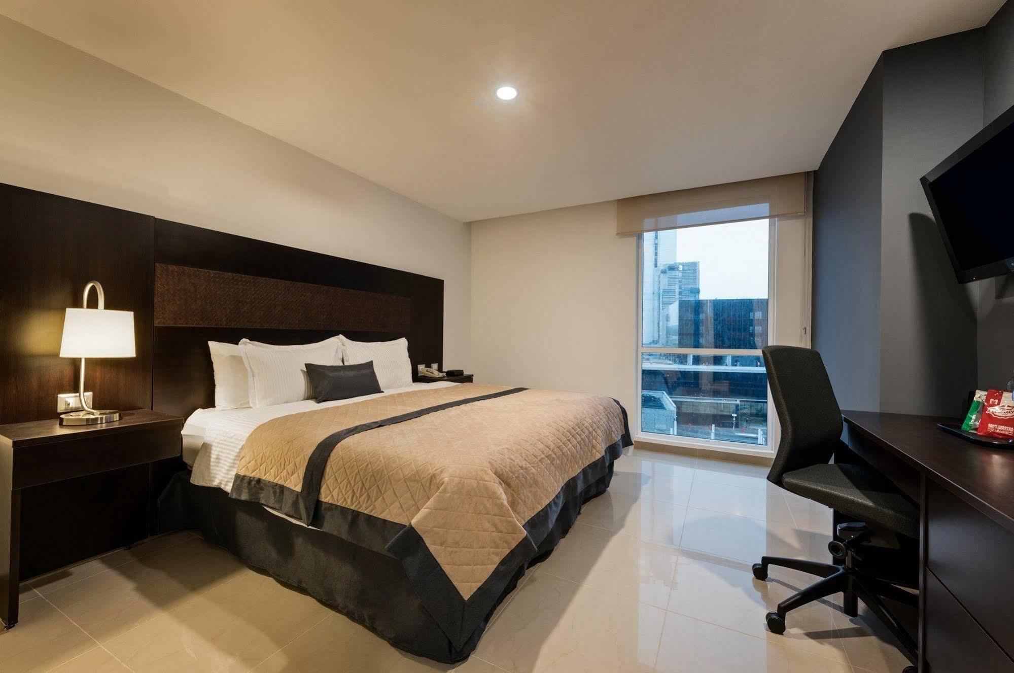 Wyndham Garden Guadalajara Acueducto Hotel Zapopan Eksteriør billede