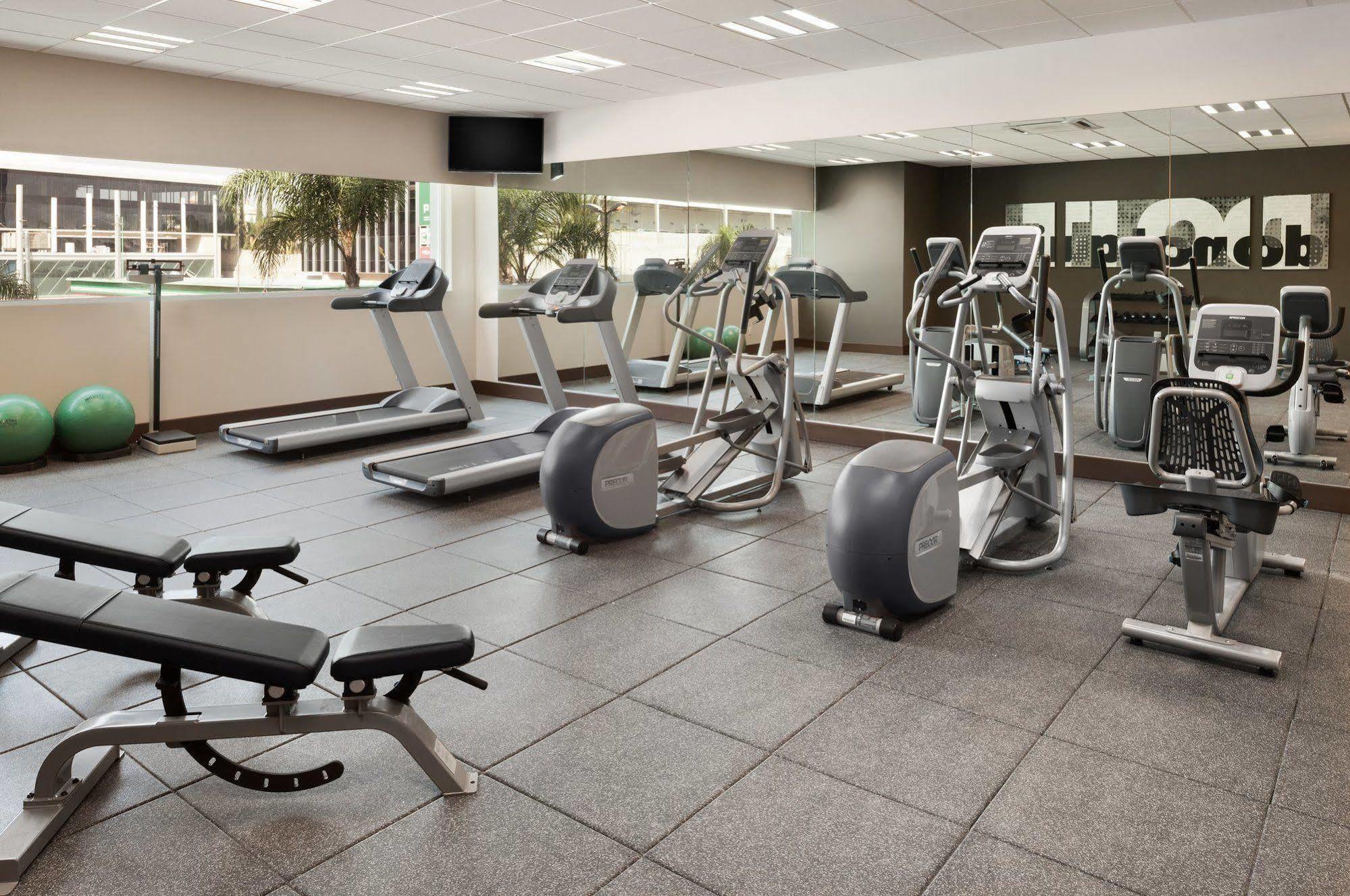 Wyndham Garden Guadalajara Acueducto Hotel Zapopan Eksteriør billede