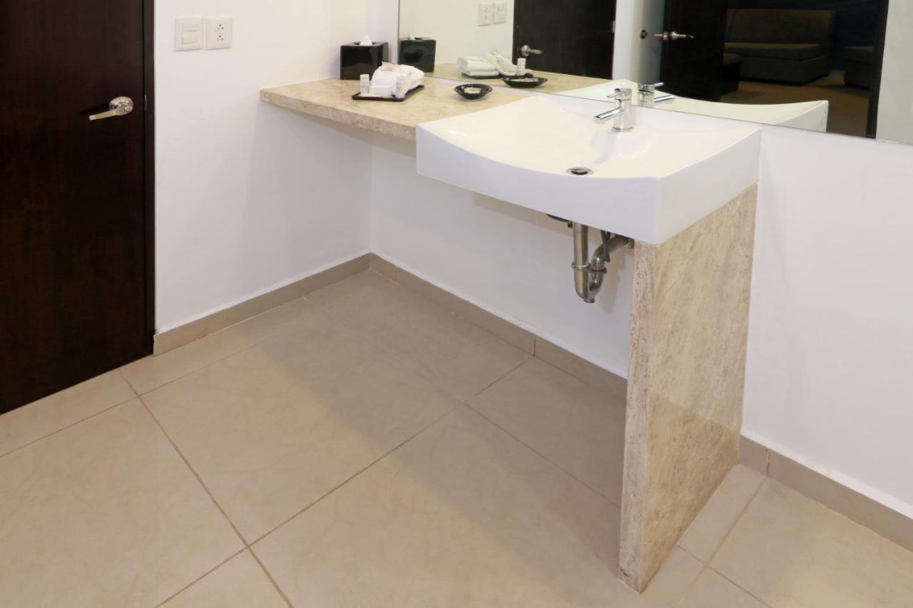Wyndham Garden Guadalajara Acueducto Hotel Zapopan Eksteriør billede