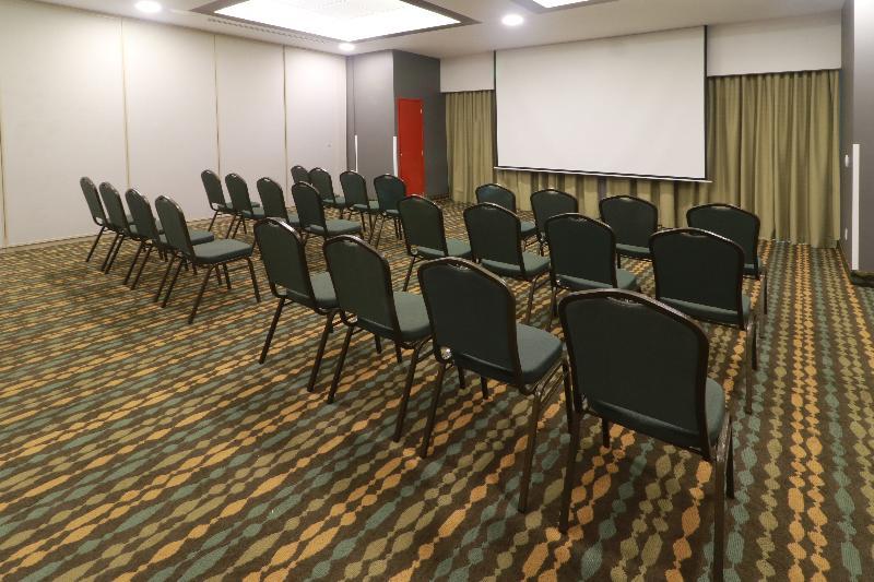 Wyndham Garden Guadalajara Acueducto Hotel Zapopan Eksteriør billede
